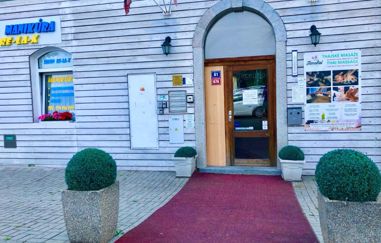 Pension Village Karlovy Vary Bagian luar foto