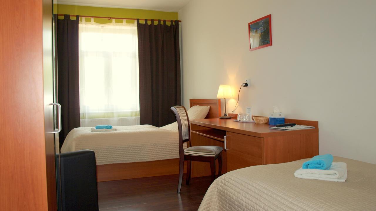 Pension Village Karlovy Vary Bagian luar foto