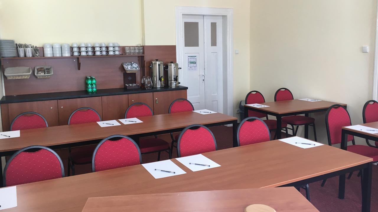 Pension Village Karlovy Vary Bagian luar foto