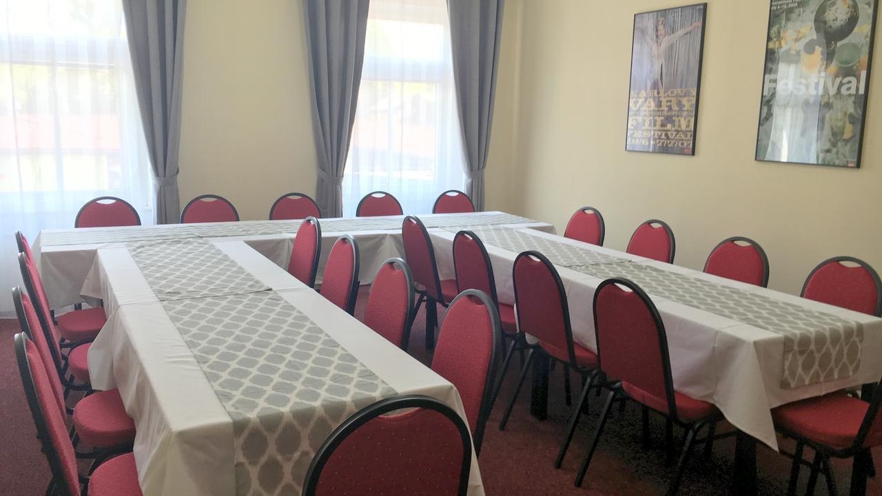 Pension Village Karlovy Vary Bagian luar foto