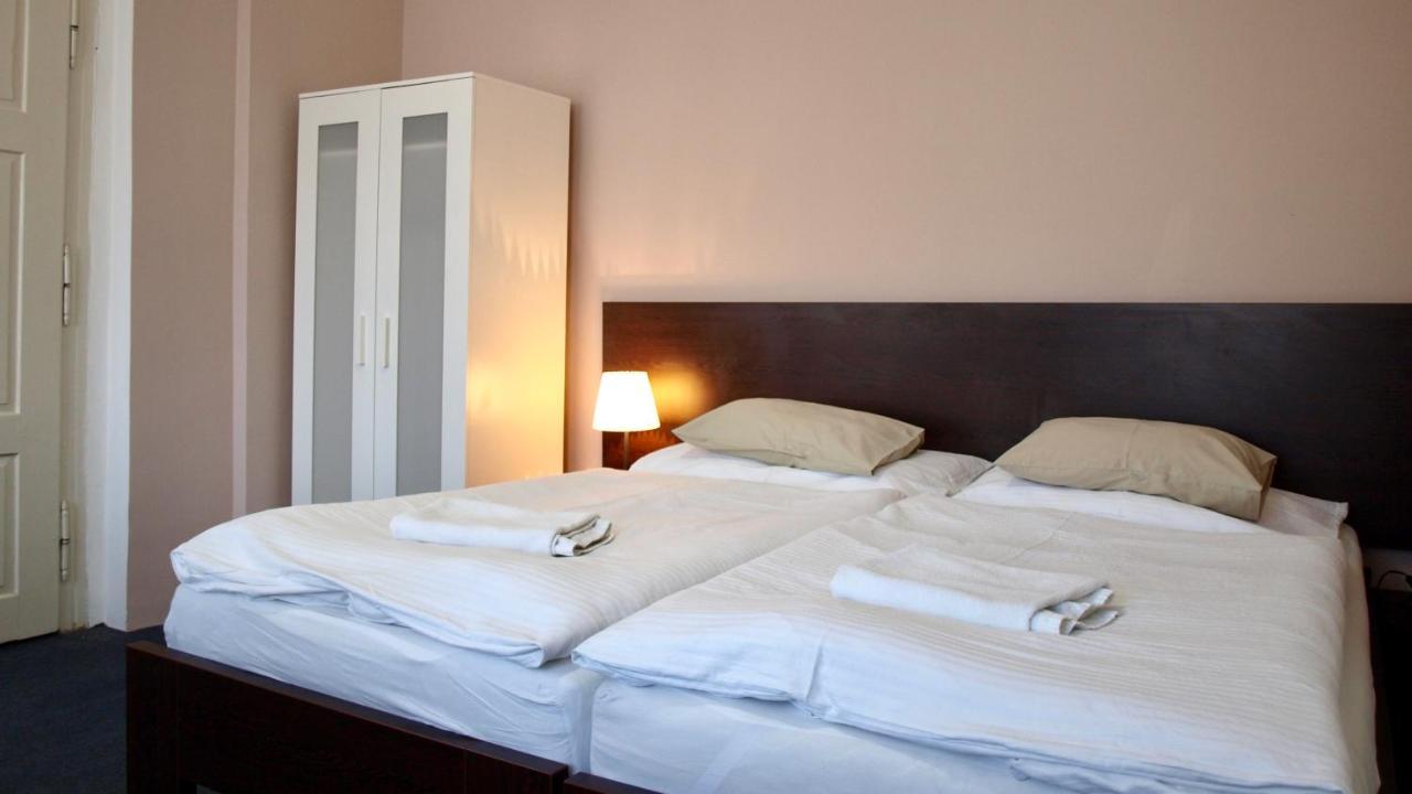 Pension Village Karlovy Vary Bagian luar foto