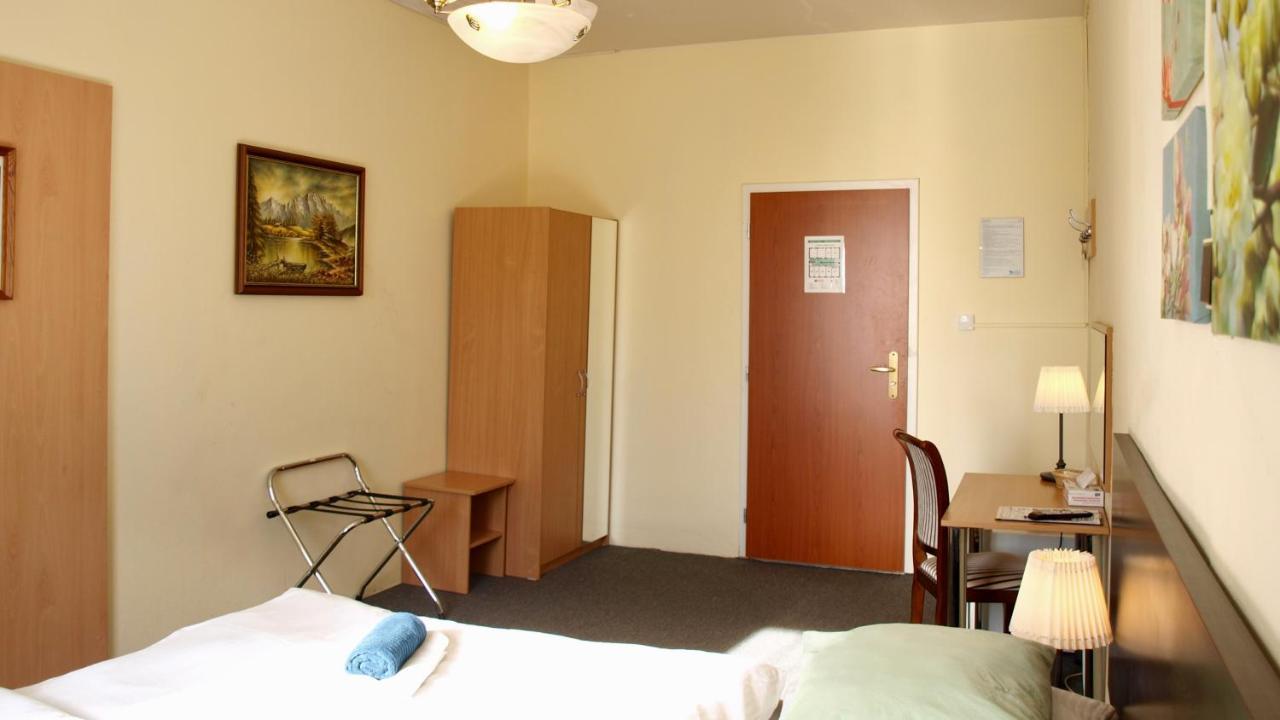 Pension Village Karlovy Vary Bagian luar foto