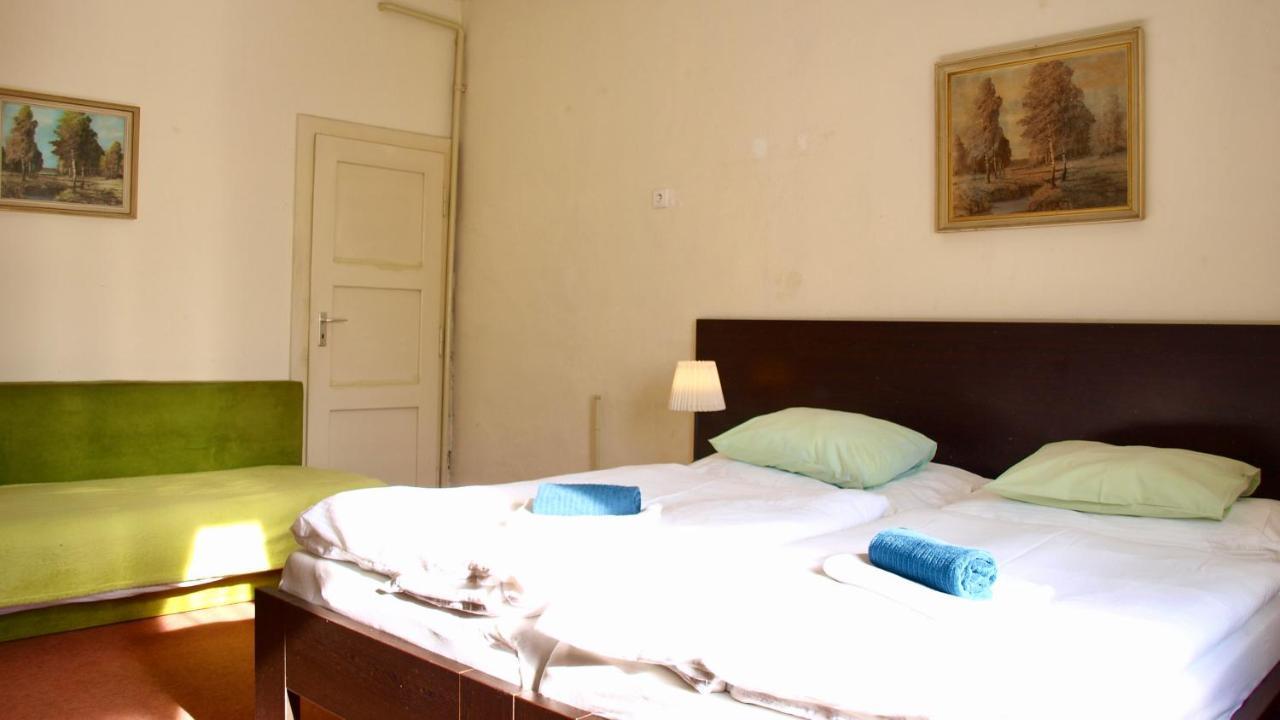 Pension Village Karlovy Vary Bagian luar foto